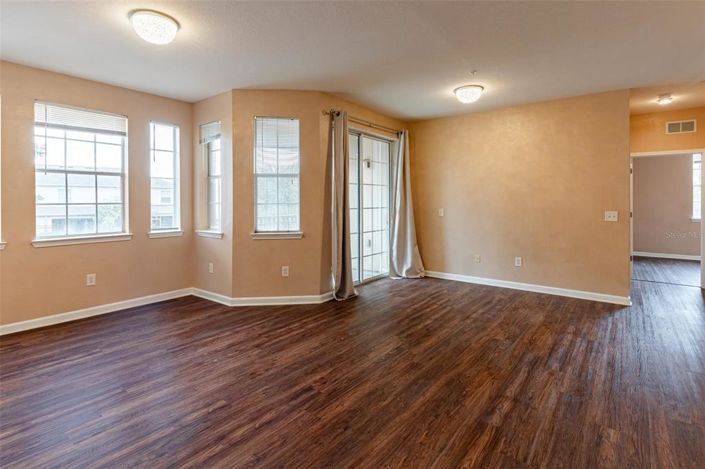 Image No.26-3 Bed Property for sale