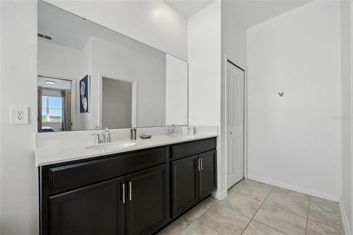 Image No.30-3 Bed Property for sale