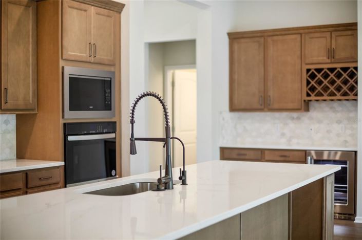 Image No.10-3 Bed House for sale