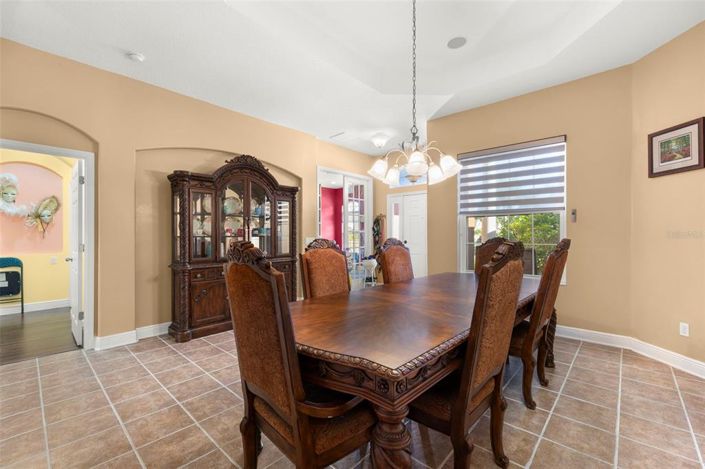 Image No.10-4 Bed House for sale