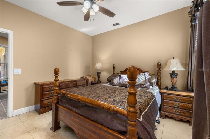 Image No.24-4 Bed House for sale