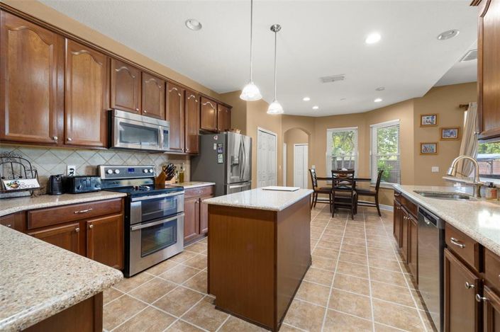 Image No.33-4 Bed House for sale