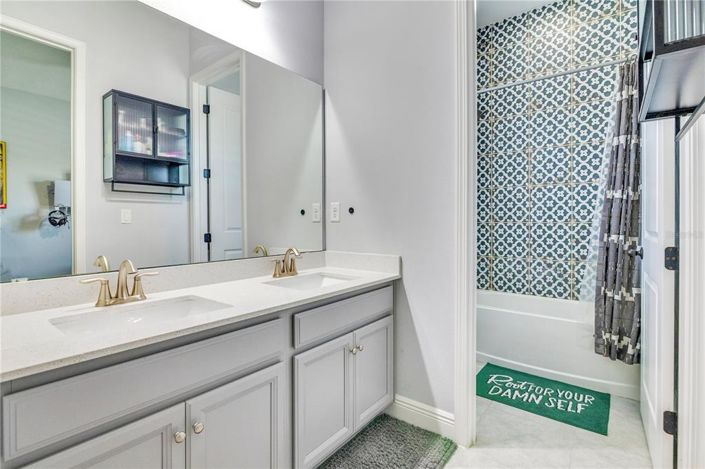 Image No.15-4 Bed House for sale