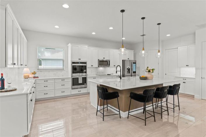 Image No.14-6 Bed House for sale