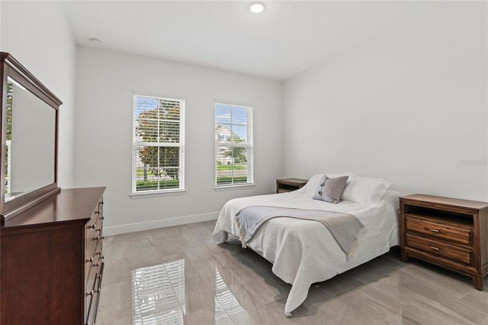 Image No.26-6 Bed House for sale