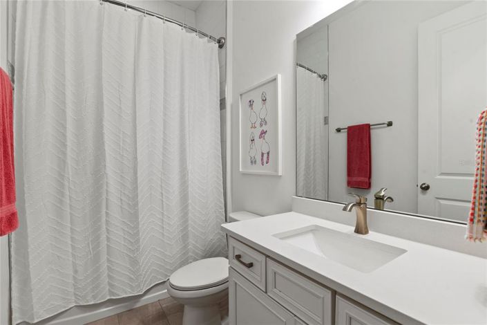 Image No.31-6 Bed House for sale