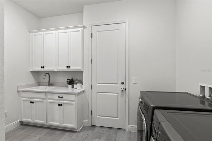 Image No.43-6 Bed House for sale