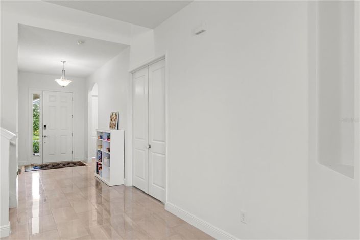 Image No.5-6 Bed House for sale