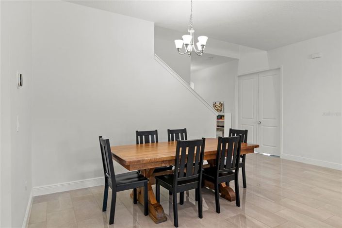 Image No.7-6 Bed House for sale