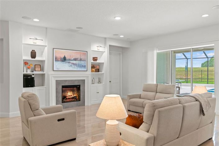 Image No.9-6 Bed House for sale