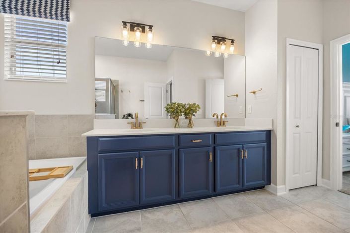 Image No.16-4 Bed House for sale