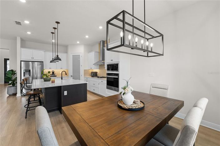 Image No.19-5 Bed House for sale