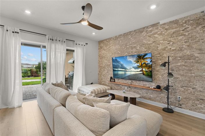 Image No.20-5 Bed House for sale