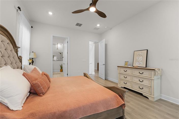 Image No.28-5 Bed House for sale