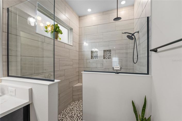 Image No.30-5 Bed House for sale