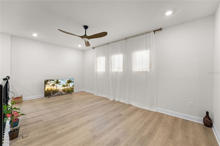 Image No.33-5 Bed House for sale