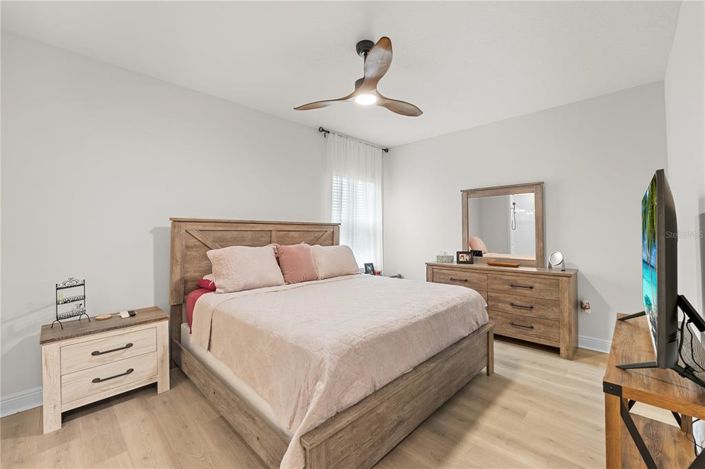 Image No.34-5 Bed House for sale