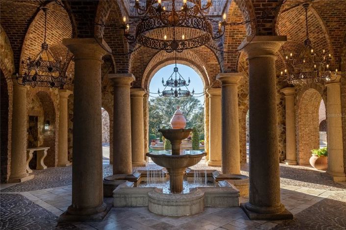 Image No.58-5 Bed House for sale