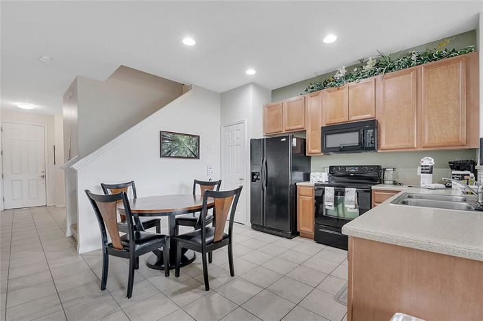 Image No.17-3 Bed Townhouse for sale