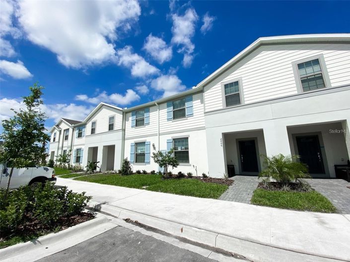 Image No.1-5 Bed Townhouse for sale