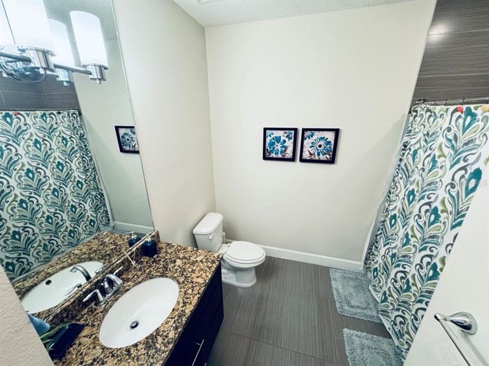 Image No.14-3 Bed Townhouse for sale