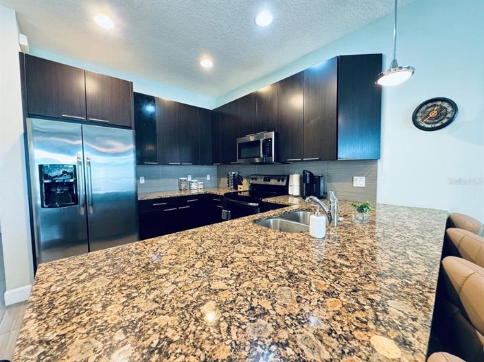 Image No.7-3 Bed Townhouse for sale