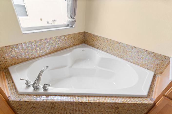 Image No.18-5 Bed House for sale