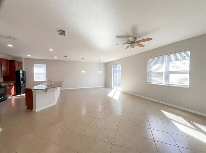 Image No.7-Maison de 4 chambres à vendre à Saint John