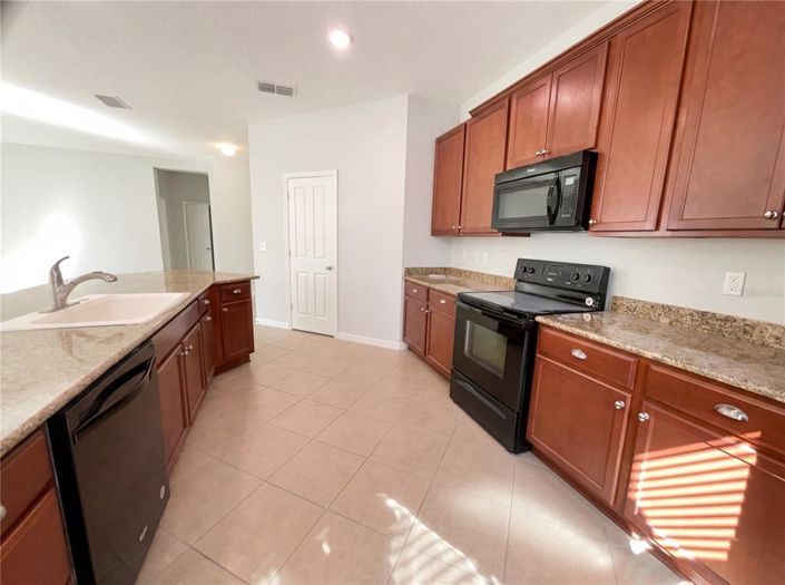 Image No.9-Maison de 4 chambres à vendre à Saint John