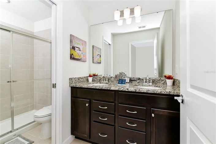 Image No.42-8 Bed Property for sale