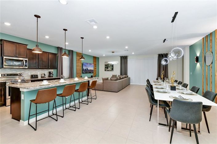 Image No.8-8 Bed Property for sale