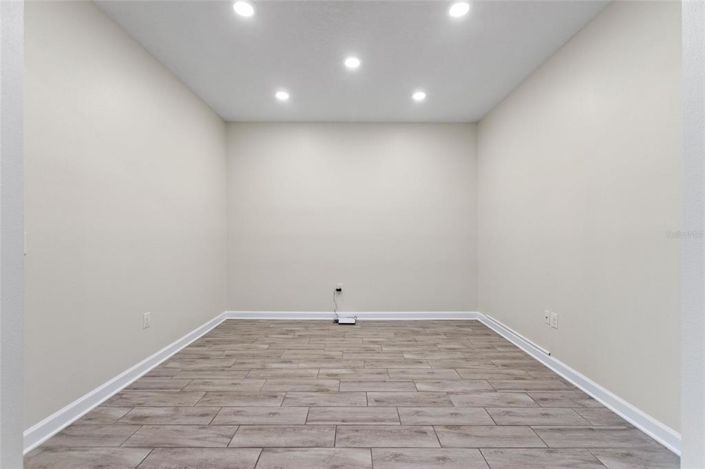 Image No.14-2 Bed Property for sale