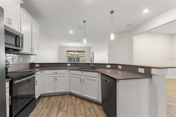 Image No.9-2 Bed Property for sale