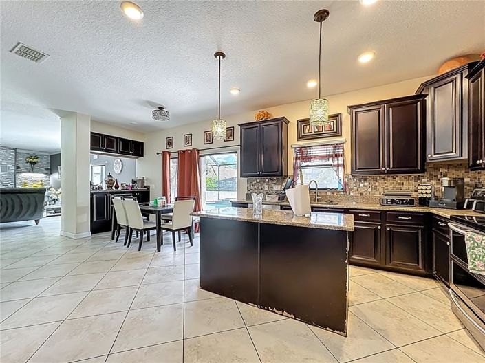 Image No.10-Propriété de 5 chambres à vendre à Davenport