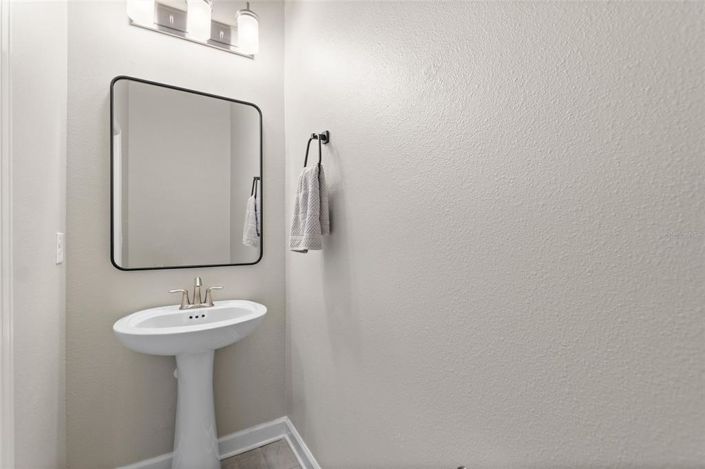 Image No.24-6 Bed Property for sale