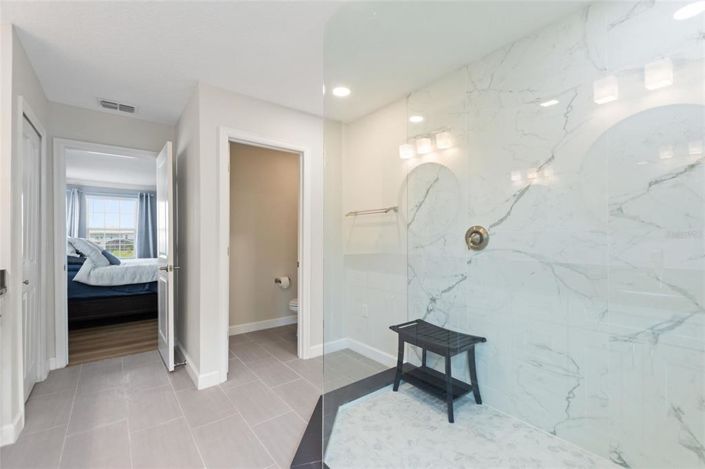 Image No.32-6 Bed Property for sale