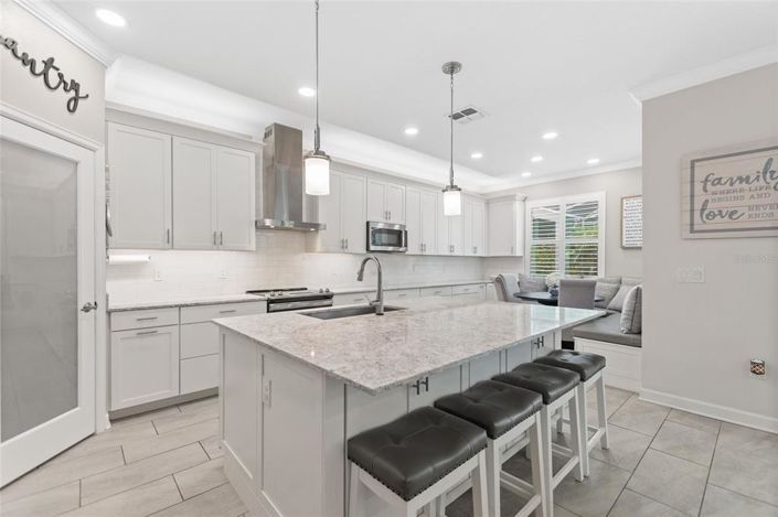 Image No.4-6 Bed Property for sale