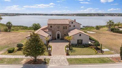 1 - Montverde, House