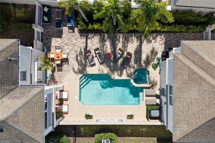 Image No.17-5 Bed House for sale