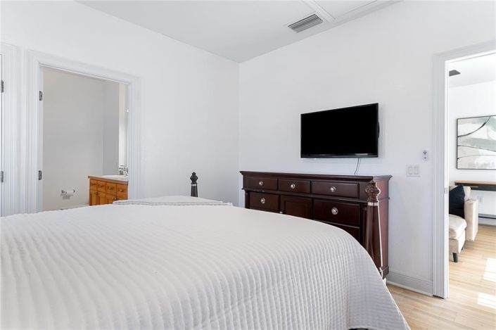 Image No.41-5 Bed House for sale