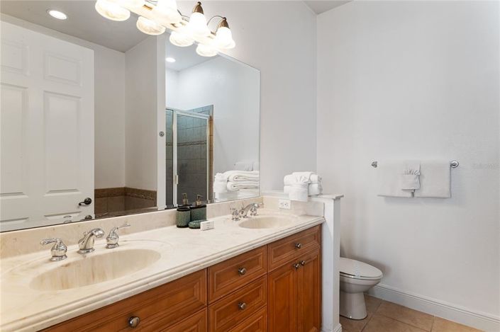 Image No.60-5 Bed House for sale