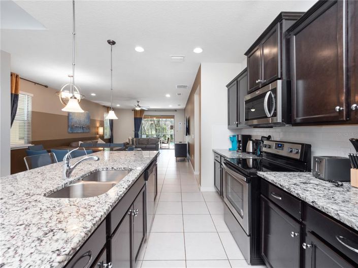 Image No.12-6 Bed House for sale