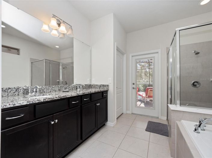 Image No.23-6 Bed House for sale