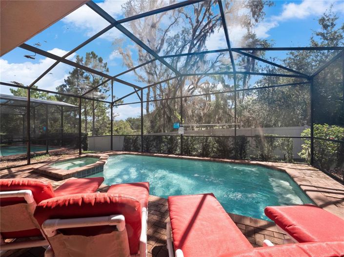 Image No.30-6 Bed House for sale