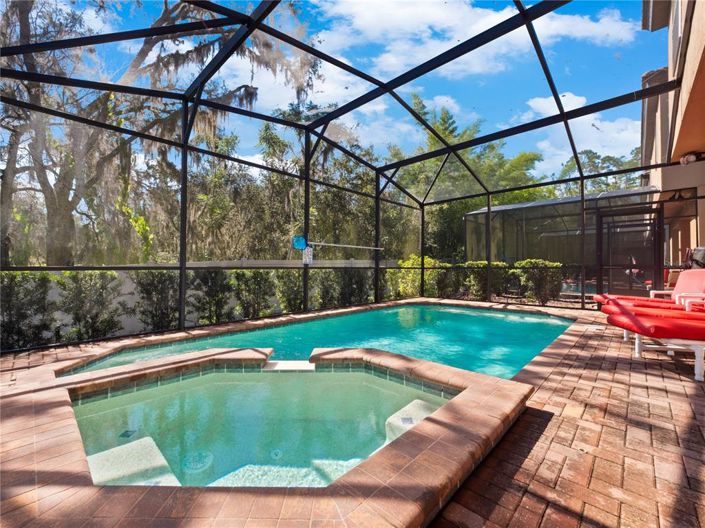 Image No.6-6 Bed House for sale