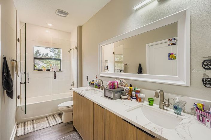 Image No.25-4 Bed House for sale