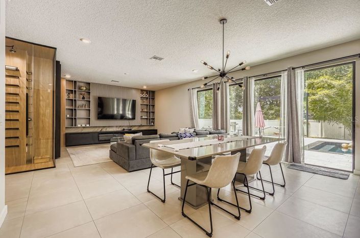 Image No.8-4 Bed House for sale