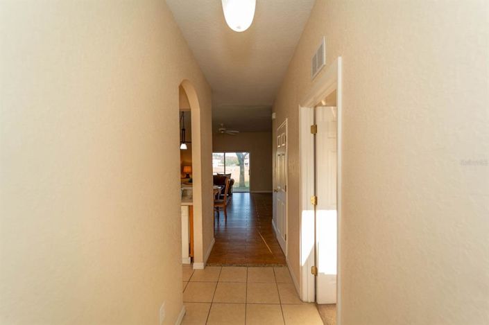 Image No.4-4 Bed Townhouse for sale