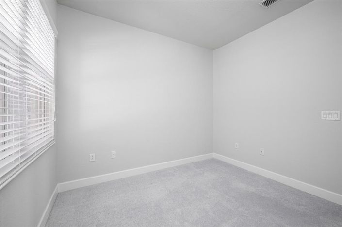 Image No.25-3 Bed Townhouse for sale