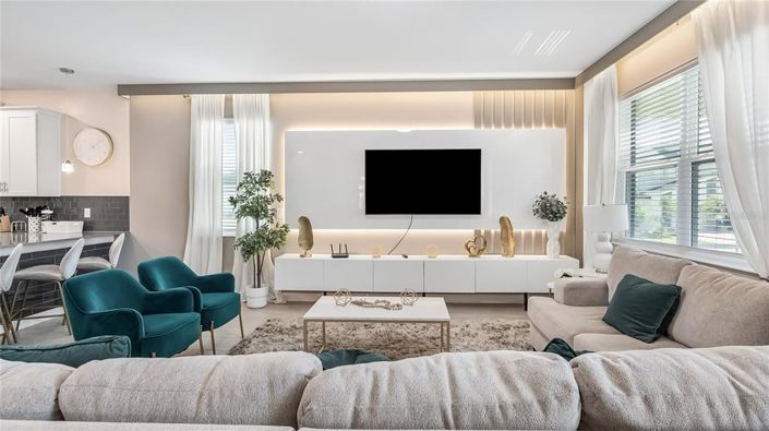 Image No.5-8 Bed House for sale